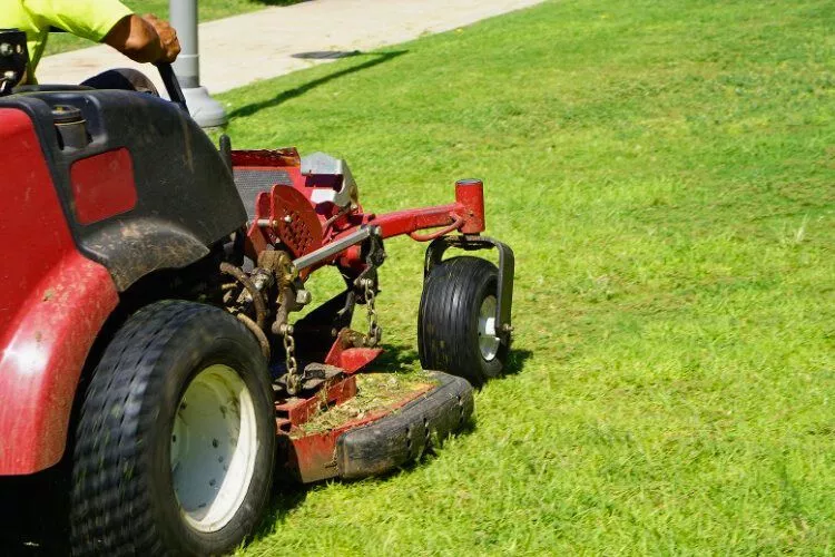 Benefits of Hydrostatic Mowers 